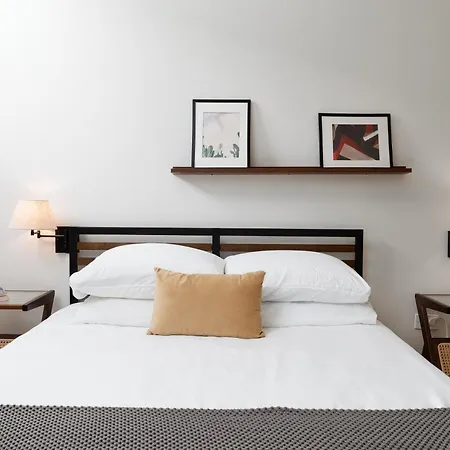 Ukrainian Village 3Br Apartment Apartment