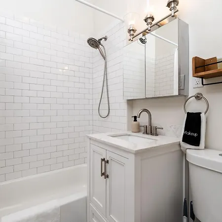 Apartment Ukrainian Village 3Br Apartment *