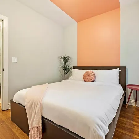 Designer 10 Min Walk To Wrigley Apartment Chicago