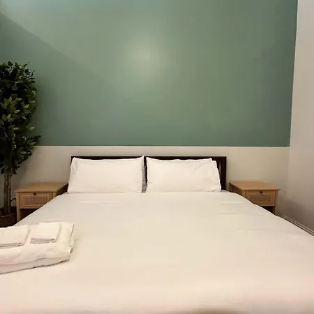 Apartment Cozy 1 Bedroom 1 Parking Sleeps 4 Chicago