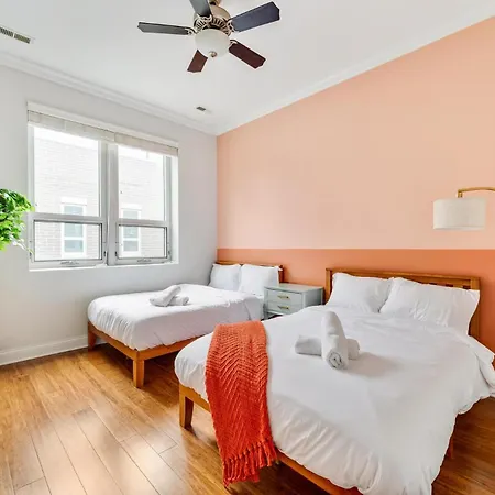 Apartment Gym Garage Parking Balcony Sleeps 6 *