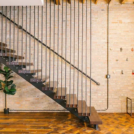 Mid-century Gem By United Center Holiday home Chicago