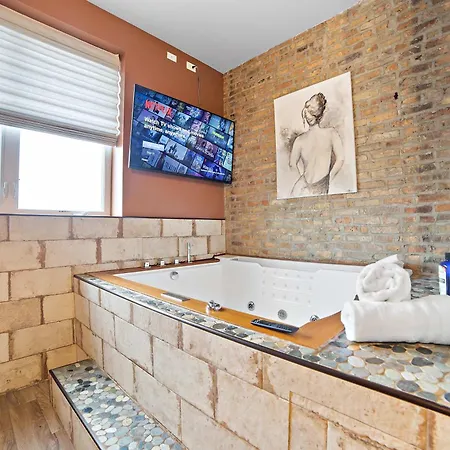 Mid-century Gem By United Center