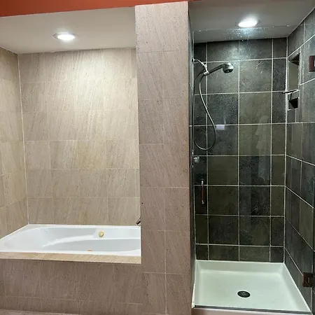 Gorgeous North Kenwood Hyde Park Unit * Chicago
