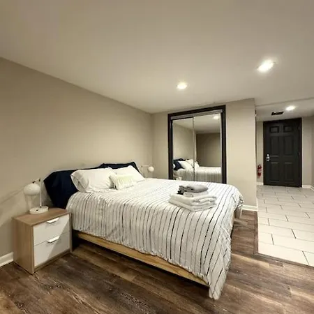 Apartment Oldtown Stylish Cute Chicago
