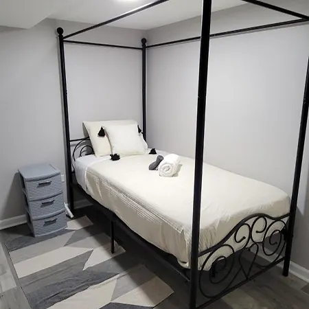 Avenue Hostel *