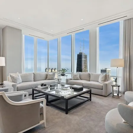 With Breathtaking 360 Degree Views * Chicago