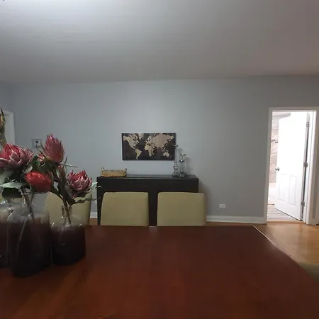Beautiful Big 3 Bedroom Quiet Near Downtown Apartment Chicago
