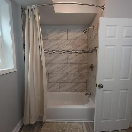 Beautiful Big 3 Bedroom Quiet Near Downtown Apartment Chicago