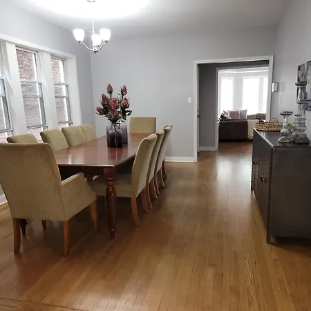 Beautiful Big 3 Bedroom Quiet Near Downtown