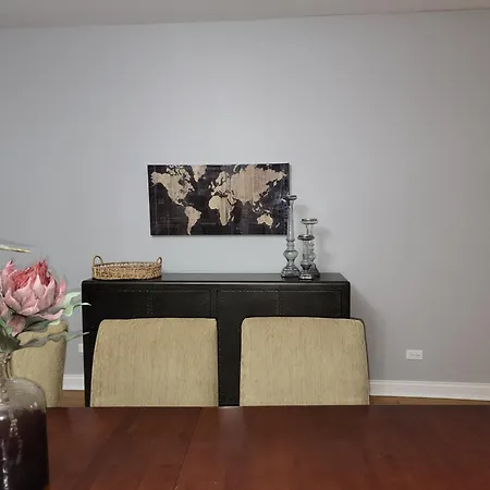 Apartment Beautiful Big 3 Bedroom Quiet Near Downtown Chicago