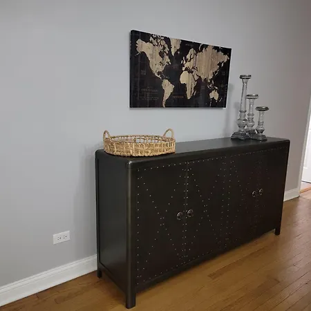Beautiful Big 3 Bedroom Quiet Near Downtown *