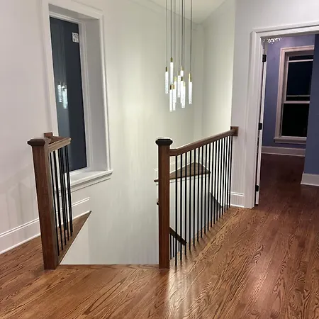 Lyons' Den Homestay Chicago