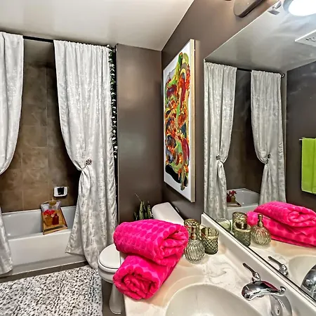 Goldcoast King Bed Garage Netflix Pingpong Pets Ok Chicago