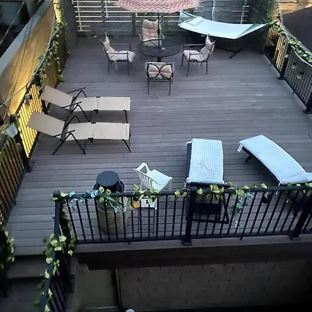 1 Bedroom Unit With 1 Free Garage Parking Apartment Chicago