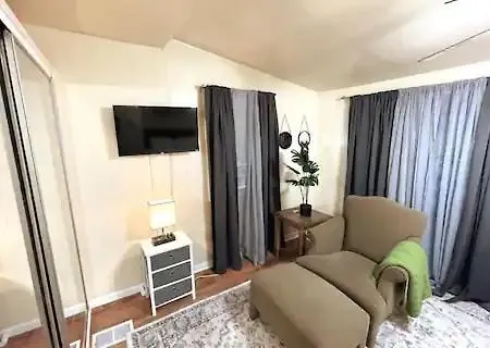 Apartment Exquisite Rogers Park 1 Bedroom, 1 Bath Near Evanston *