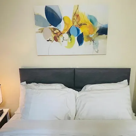 Exquisite Rogers Park 1 Bedroom, 1 Bath Near Evanston *