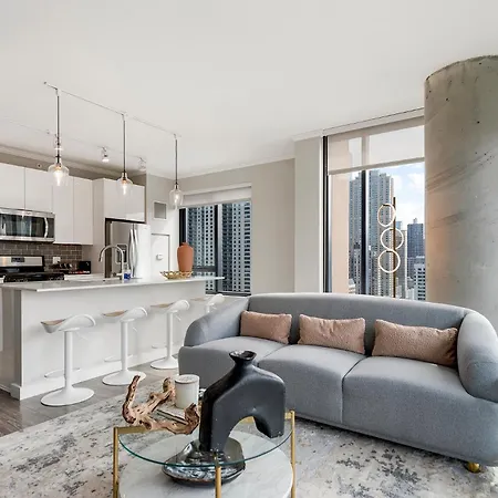 Aurelien Spacious In The Heart Of Gold Coast Apartment Chicago