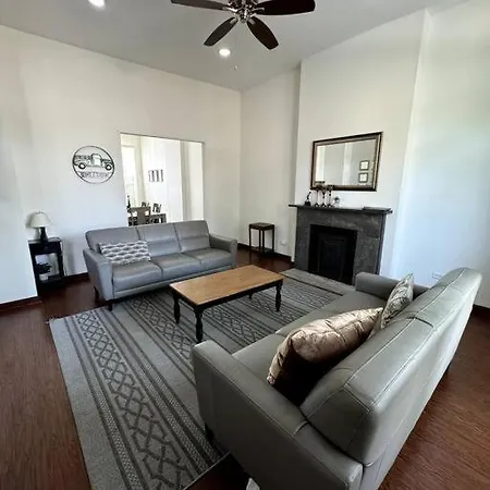 Large Single Family 7 Bedrooms Chicago