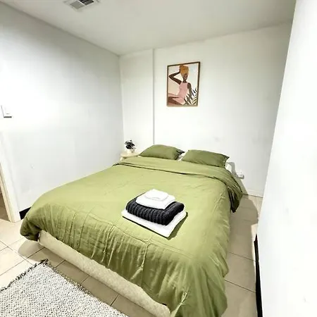 Large Single Family 7 Bedrooms * Chicago