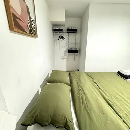 Large Single Family 7 Bedrooms *
