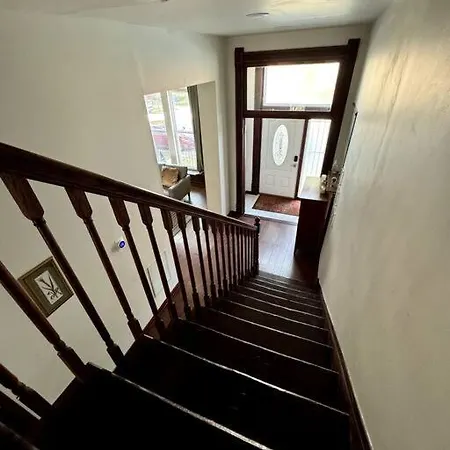 Large Single Family 7 Bedrooms *