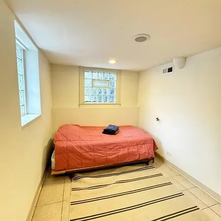 Large Single Family 7 Bedrooms *