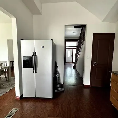 Large Single Family 7 Bedrooms Holiday home Chicago