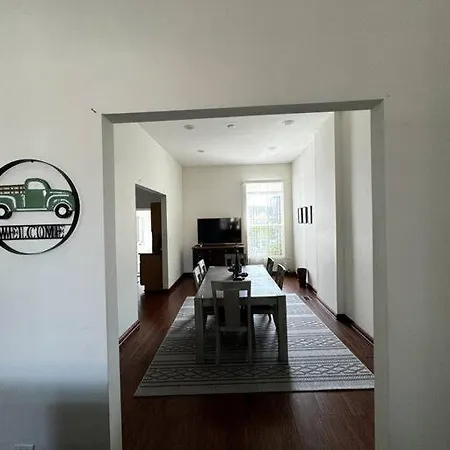 Large Single Family 7 Bedrooms Chicago