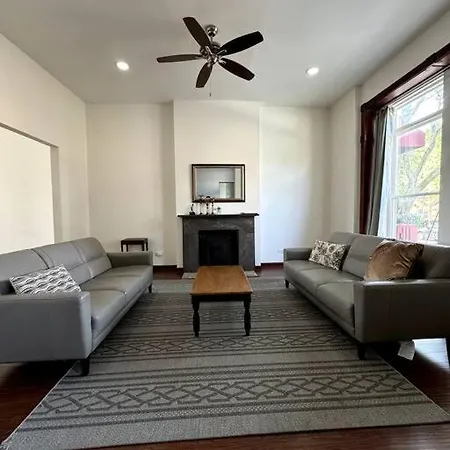 Large Single Family 7 Bedrooms *