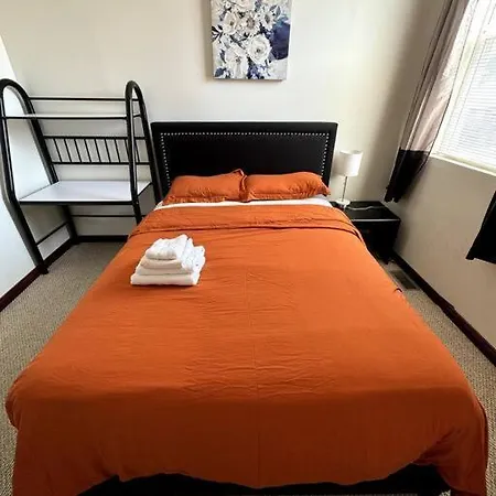Large Single Family 7 Bedrooms Holiday home Chicago