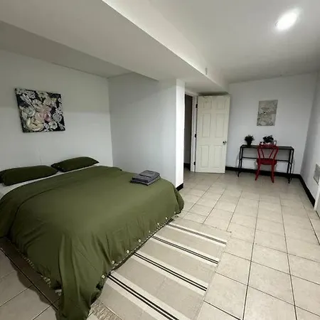 Large Single Family 7 Bedrooms *