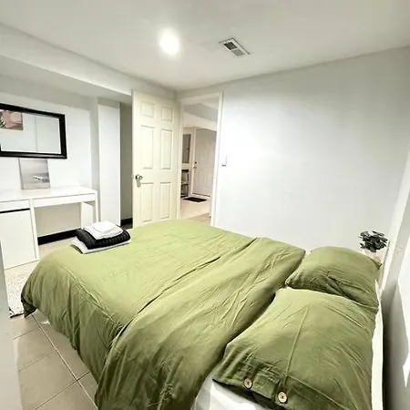 Large Single Family 7 Bedrooms *