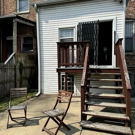 Large Single Family 7 Bedrooms Holiday home Chicago