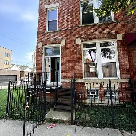Large Single Family 7 Bedrooms * Chicago
