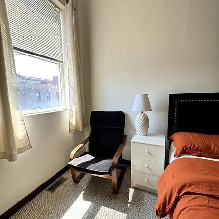 Large Single Family 7 Bedrooms Chicago