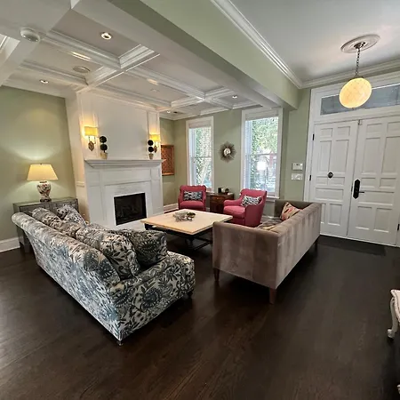 Historic Wicker Park Holiday home Chicago