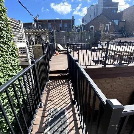 Spacious Studio Unit In Wicker Park Apartment *