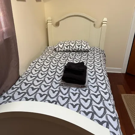 Apartment Spacious Studio Unit In Wicker Park