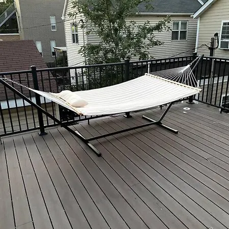 Apartment Spacious Studio Unit In Wicker Park Chicago