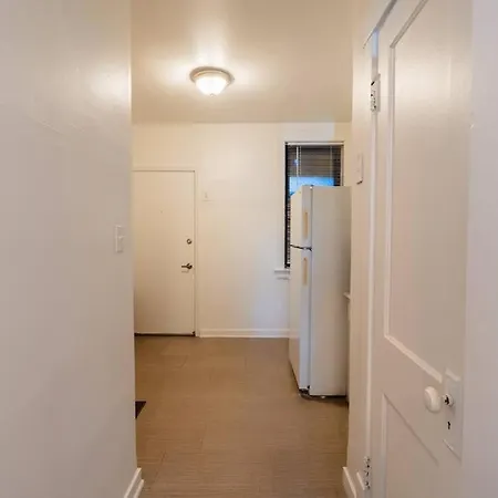 Hyde Park Chic 1br Prime Location Near Uchicago Apartment