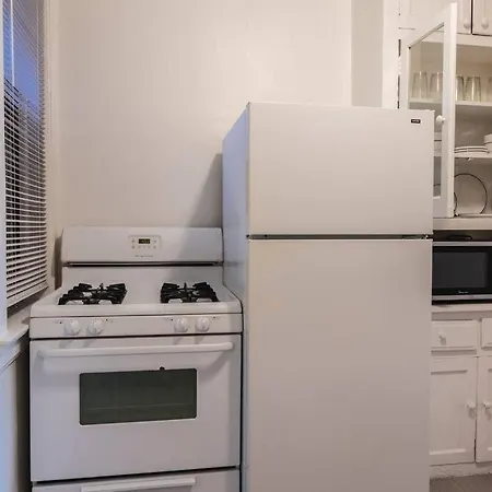 Hyde Park Chic 1br Prime Location Near Uchicago Apartment Chicago