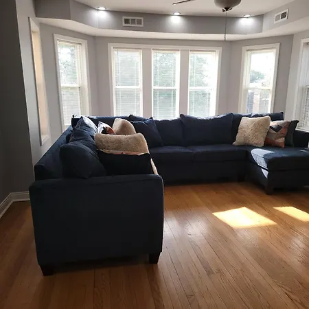 Apartment Beautiful Big 3 Bedroom Quiet Near Downtown