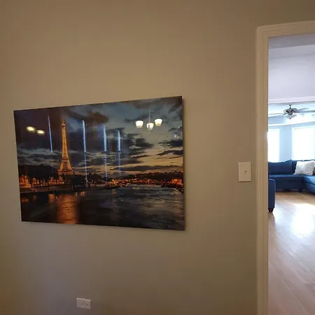 Beautiful Big 3 Bedroom Quiet Near Downtown *