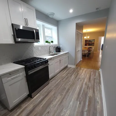 Apartment Beautiful Big 3 Bedroom Quiet Near Downtown Chicago