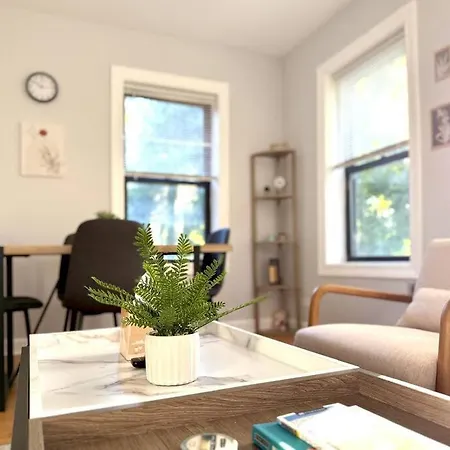 Apartment 1br Retreat Cozy & Inviting Near Loyola Chicago