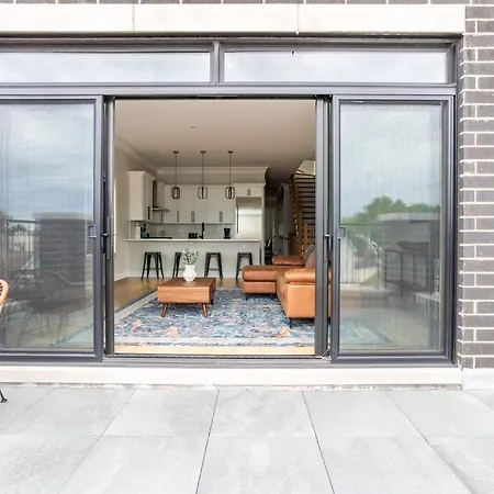 Apartment Large 2-bedroom With Huge Roof Deck View Of Skyline Chicago