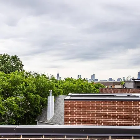 Apartment Large 2-bedroom With Huge Roof Deck View Of Skyline Chicago