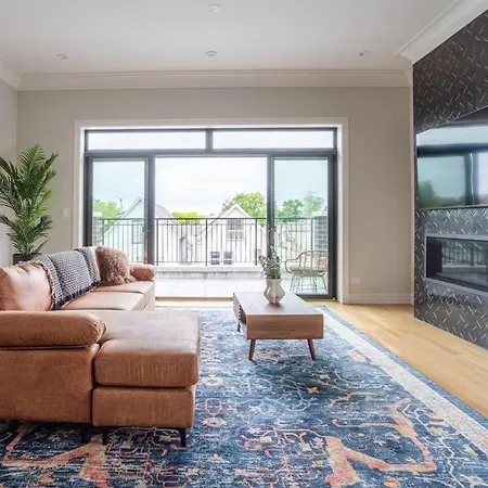 Large 2-bedroom With Huge Roof Deck View Of Skyline * Chicago