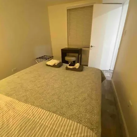 Spacious 2-bedroom Unit In Lincoln Park